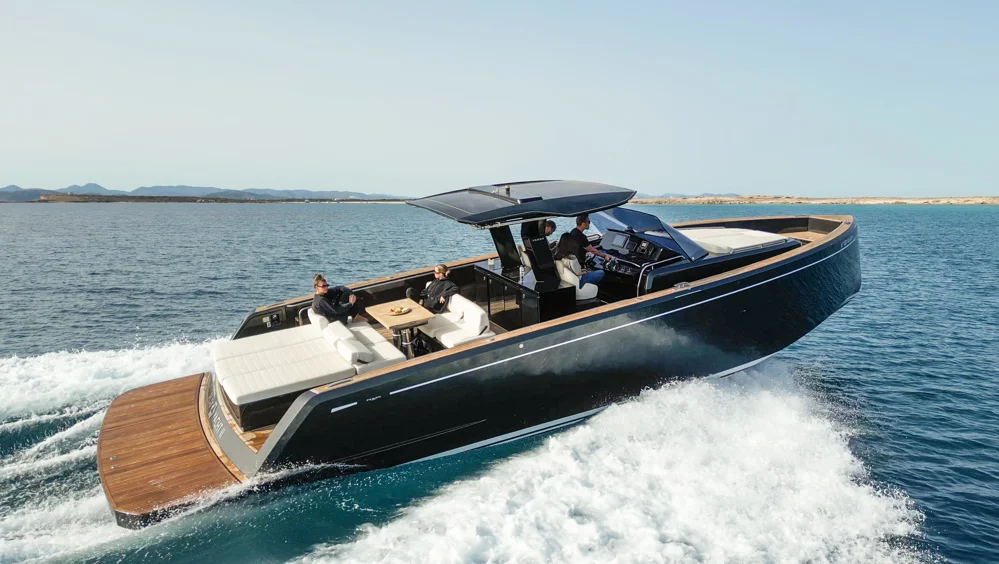 BoatPhoto.coverAlt