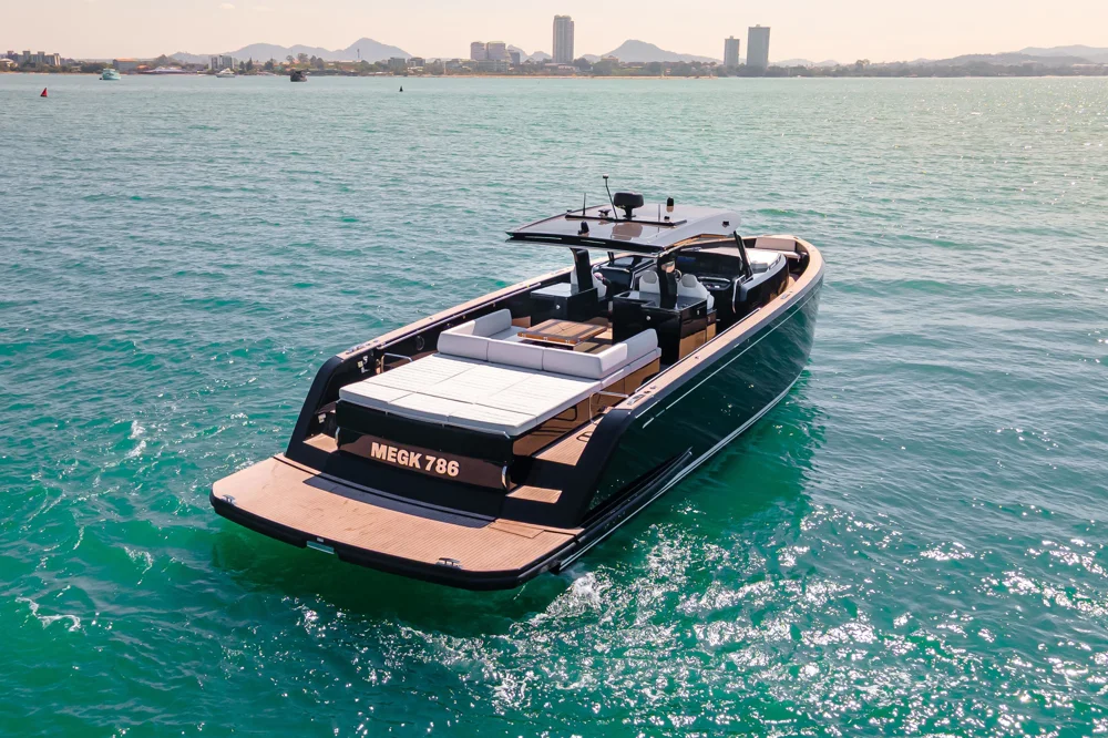 BoatPhoto.coverAlt