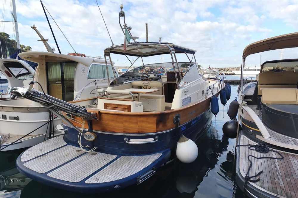 BoatPhoto.coverAlt