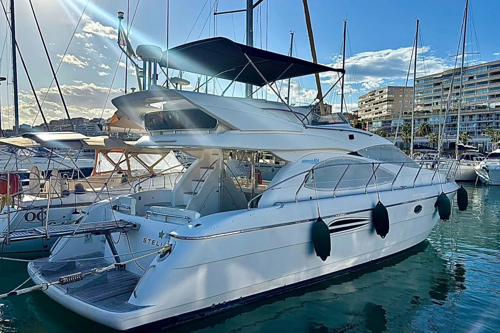 BoatPhoto.coverAlt