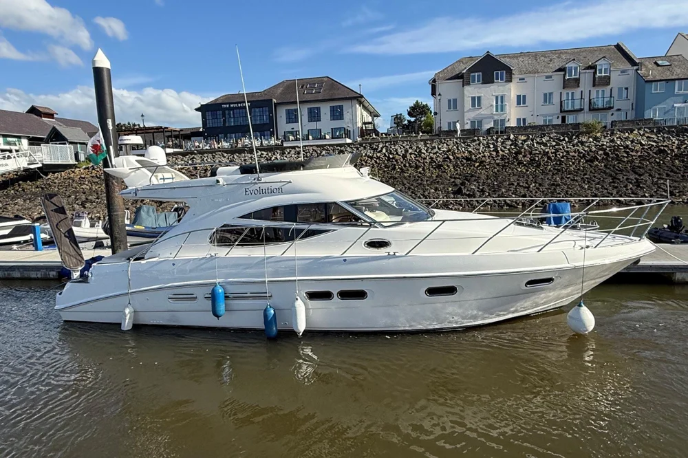 BoatPhoto.coverAlt