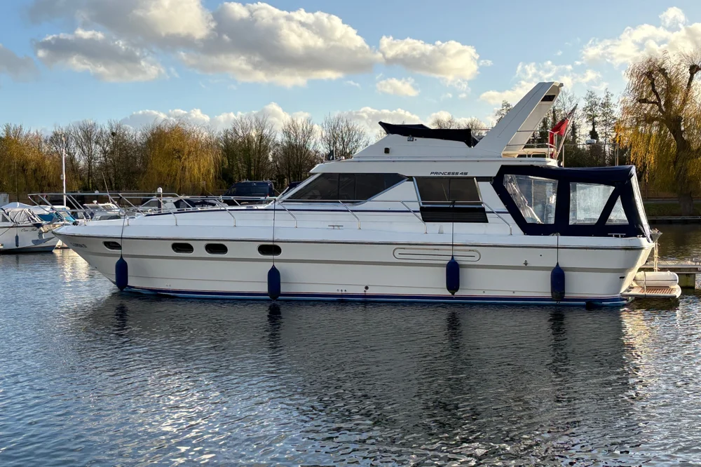 BoatPhoto.coverAlt