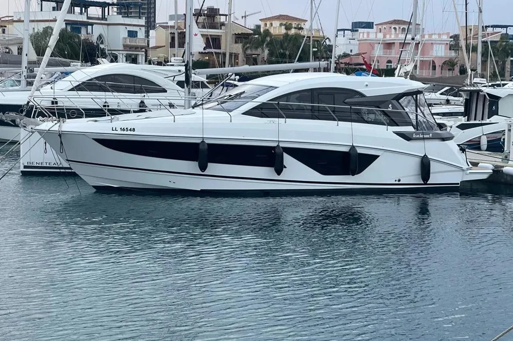 BoatPhoto.coverAlt