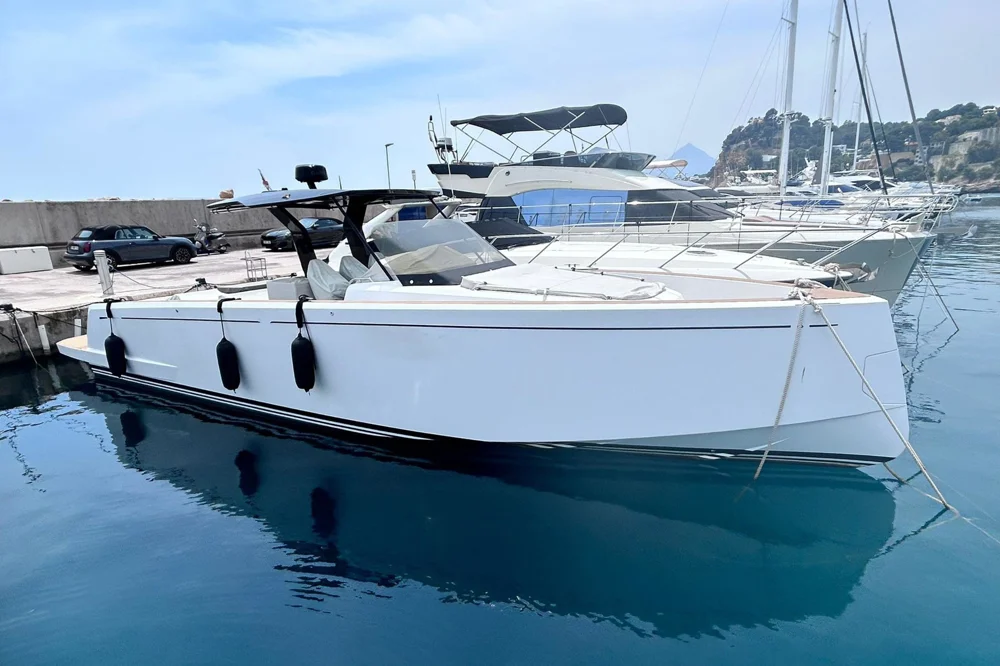 BoatPhoto.coverAlt