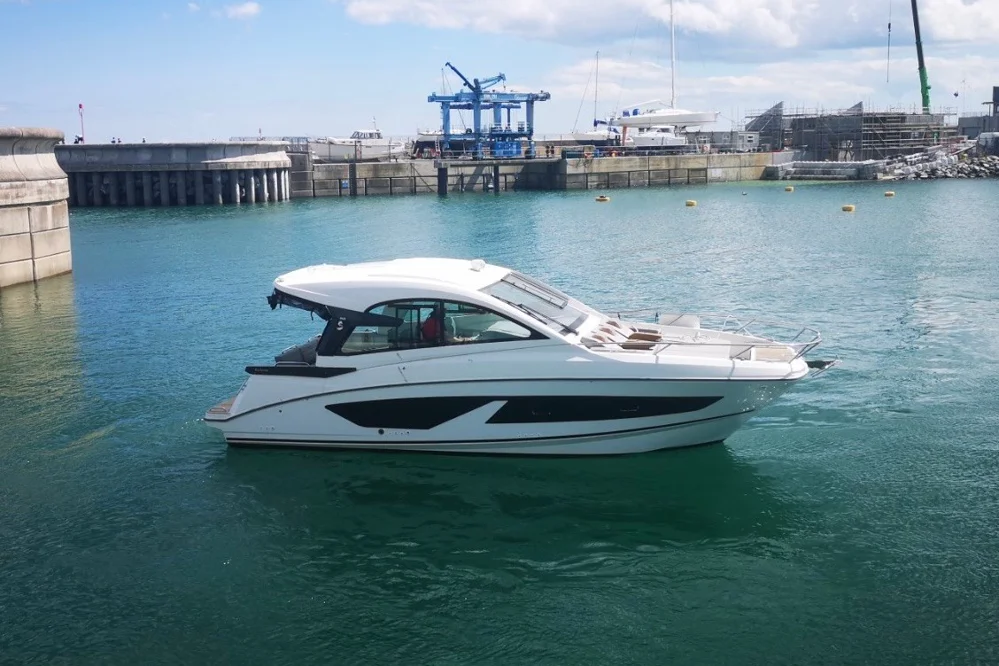BoatPhoto.coverAlt