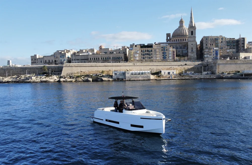 BoatPhoto.coverAlt