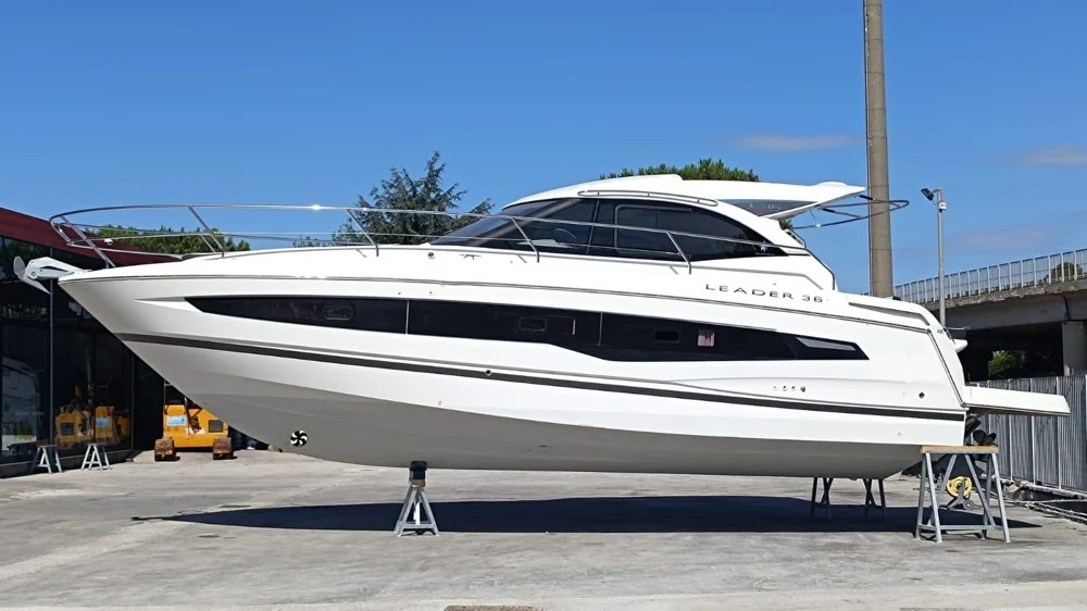 BoatPhoto.coverAlt