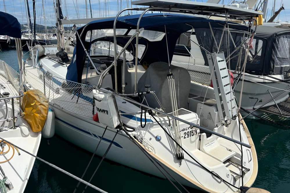 BoatPhoto.coverAlt