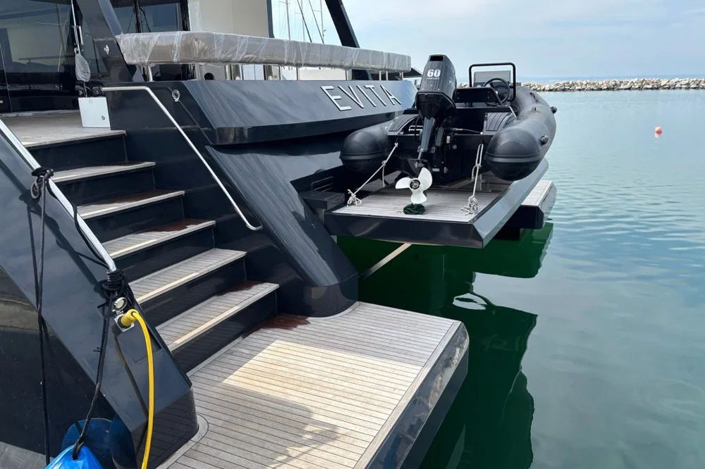 BoatPhoto.alt