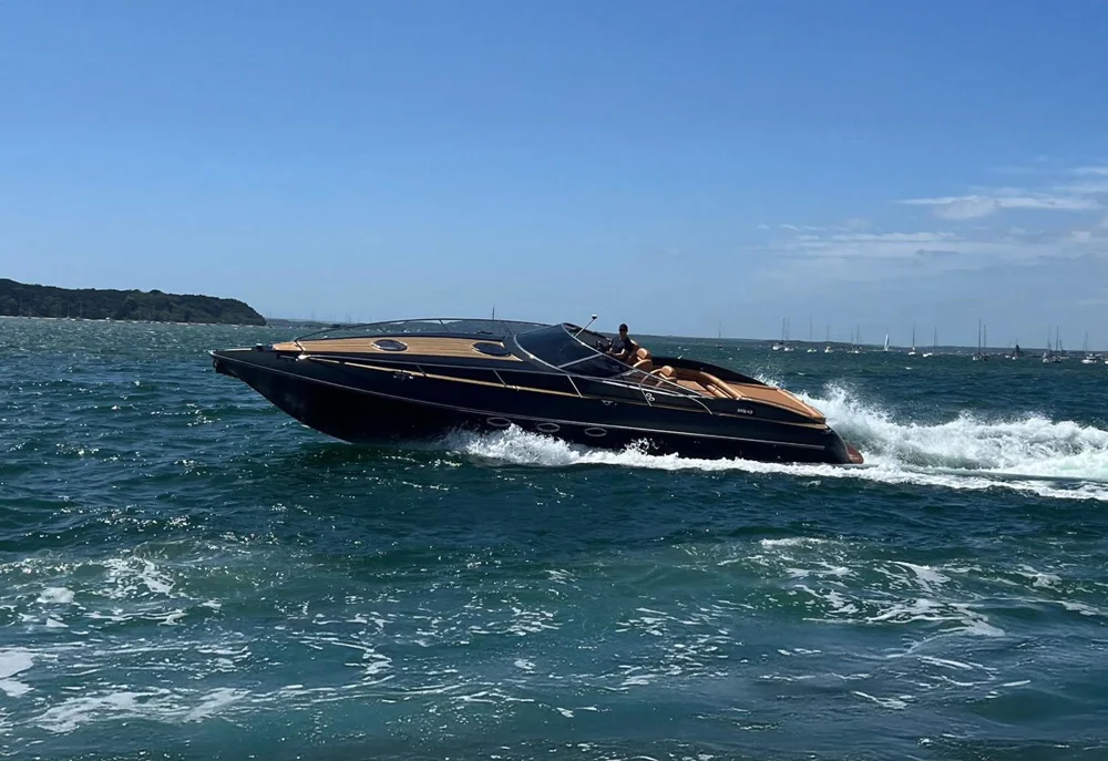 2011 HUNTON XRS 43 for sale in Poole, United Kingdom, photo 2 of 5