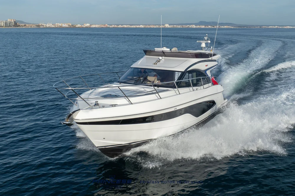 BoatPhoto.coverAlt