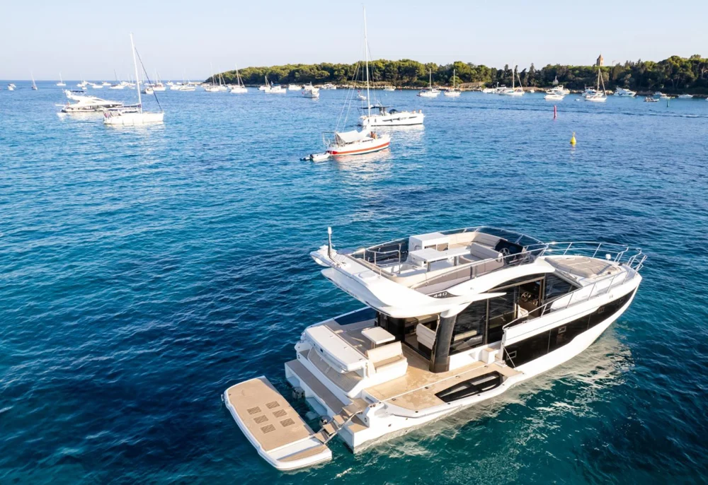 BoatPhoto.coverAlt
