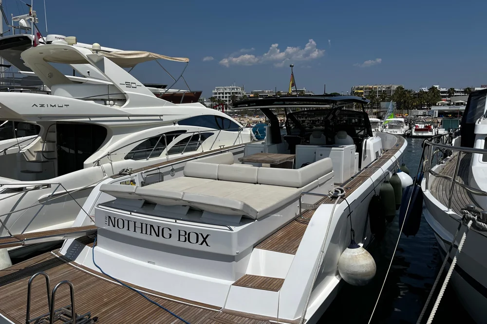 BoatPhoto.coverAlt
