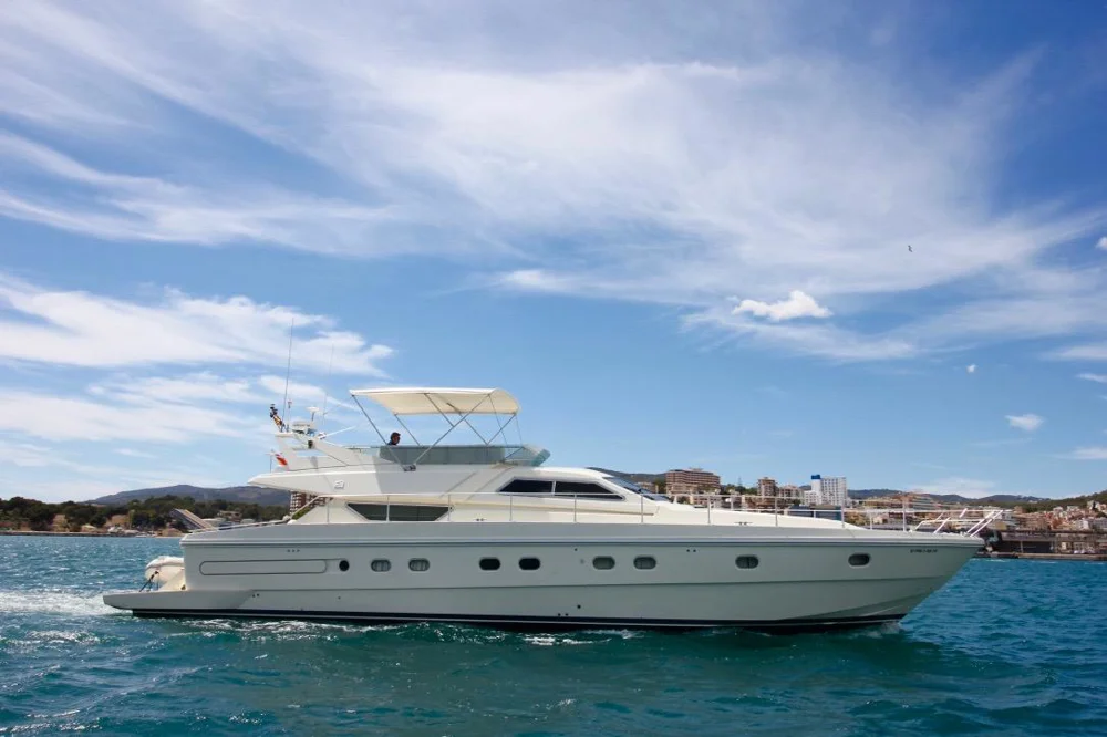 BoatPhoto.coverAlt