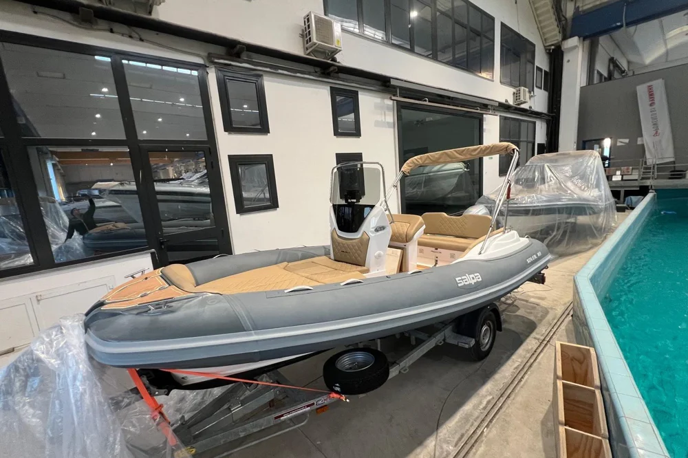 BoatPhoto.coverAlt