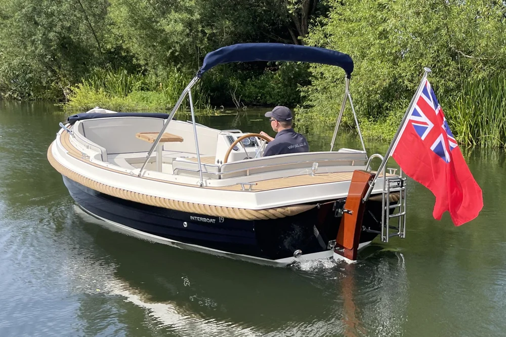 BoatPhoto.alt