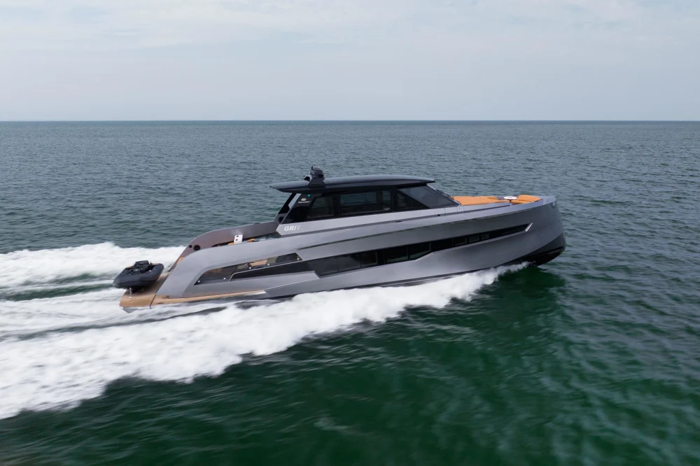 BoatPhoto.coverAlt