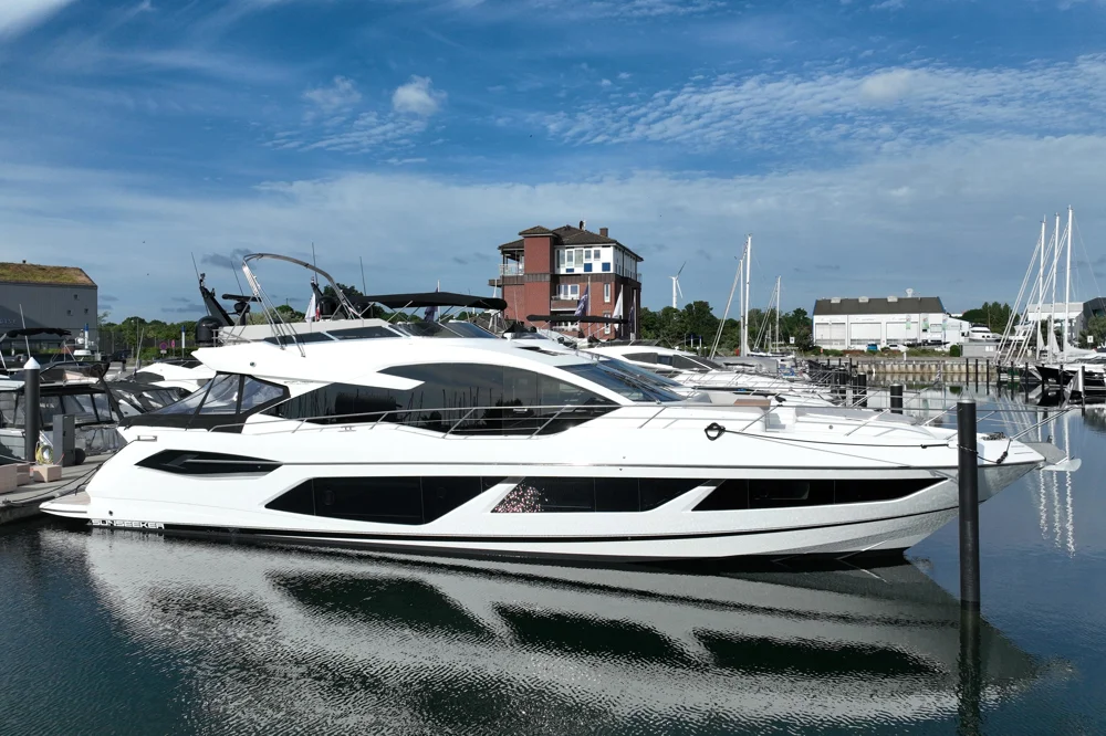 BoatPhoto.coverAlt