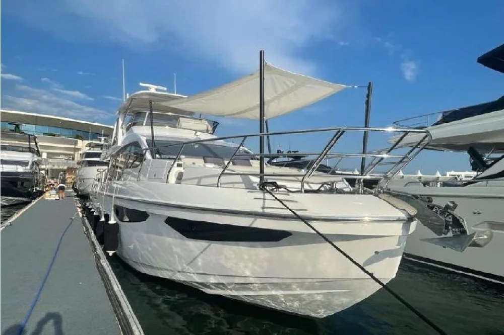 BoatPhoto.coverAlt