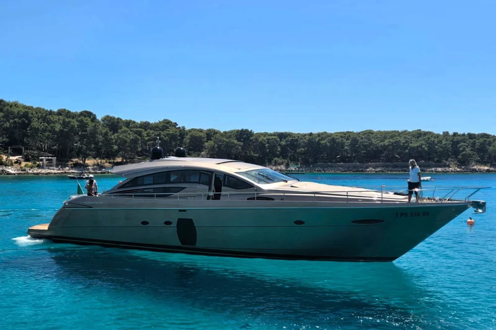 BoatPhoto.coverAlt