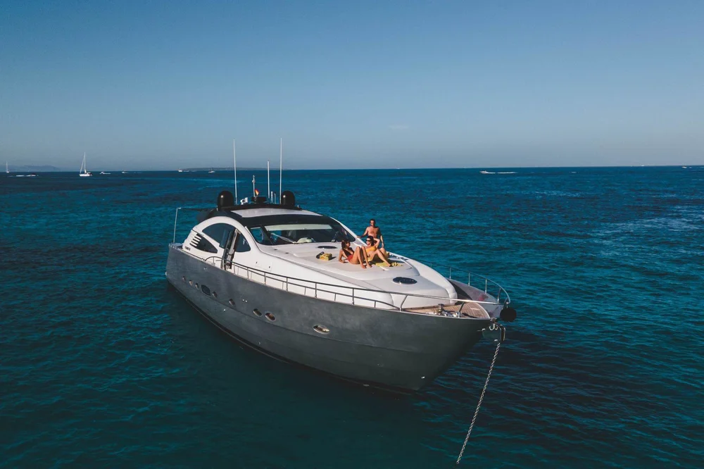 2005 Pershing 76 for sale in Massa, Italy, photo 2 of 5
