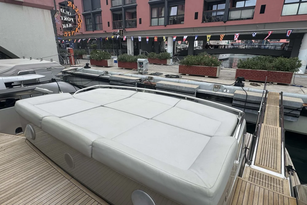 BoatPhoto.alt