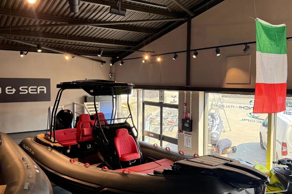 BoatPhoto.coverAlt