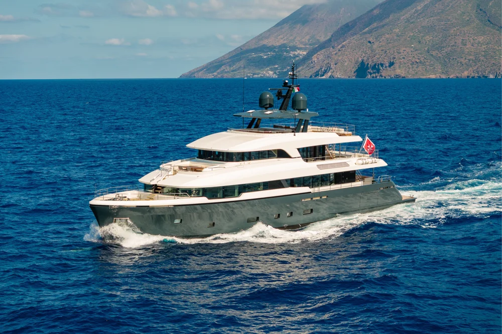 BoatPhoto.coverAlt