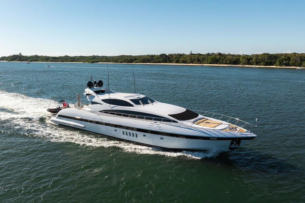 BoatPhoto.coverAlt