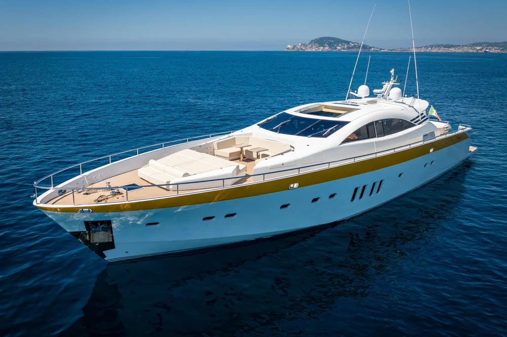 BoatPhoto.coverAlt