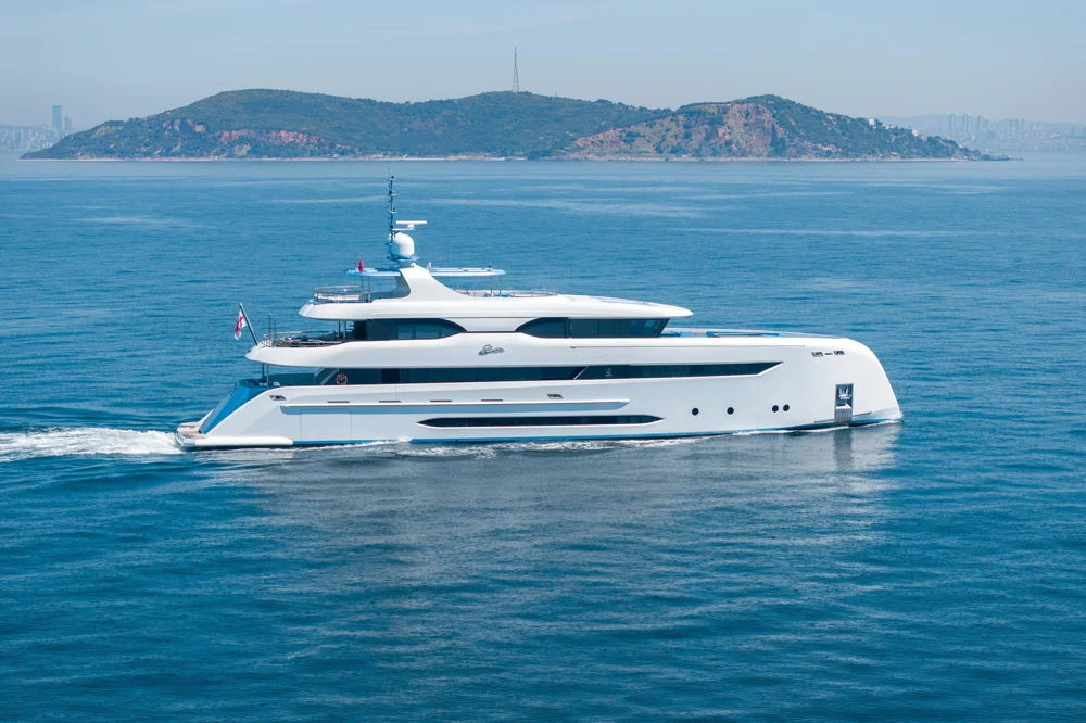 BoatPhoto.coverAlt
