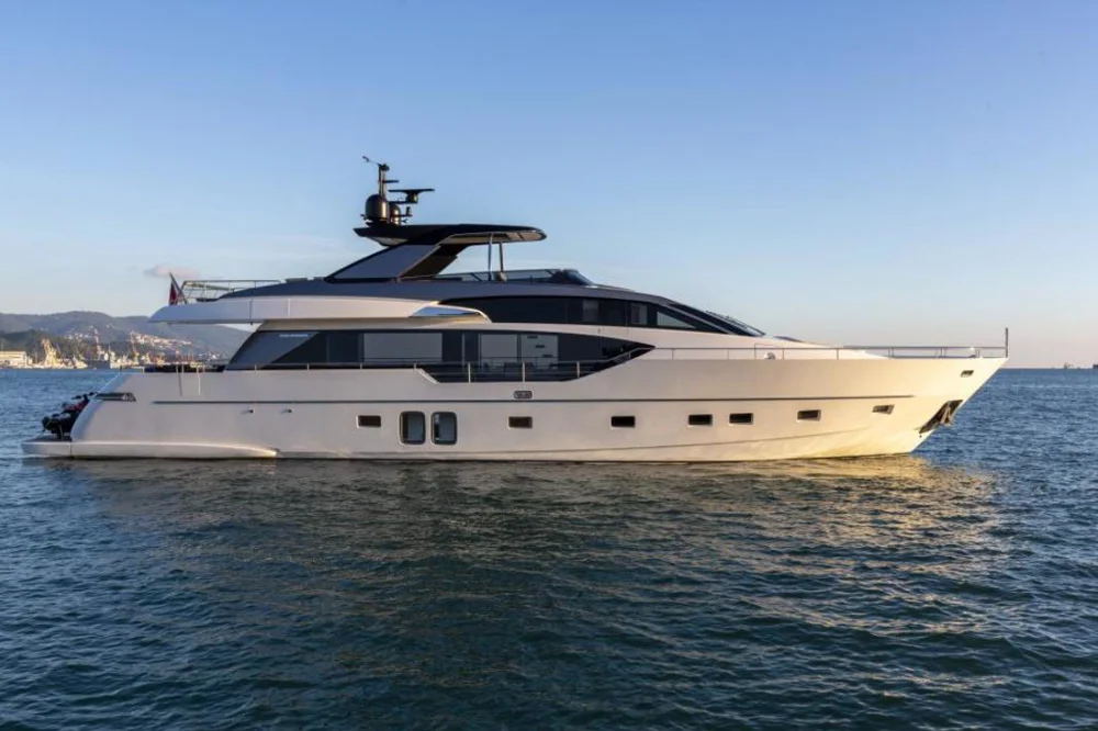 BoatPhoto.coverAlt