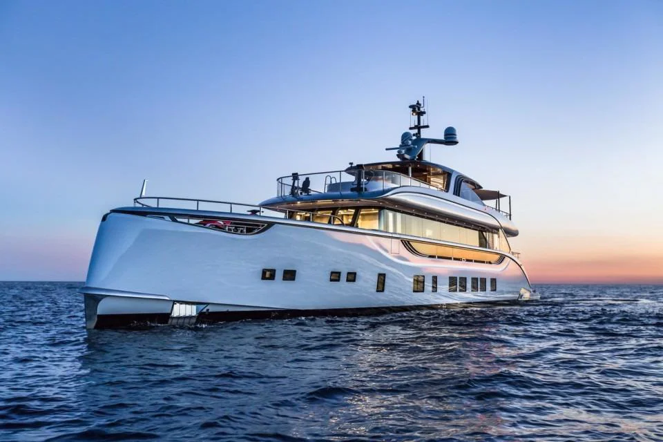 BoatPhoto.coverAlt