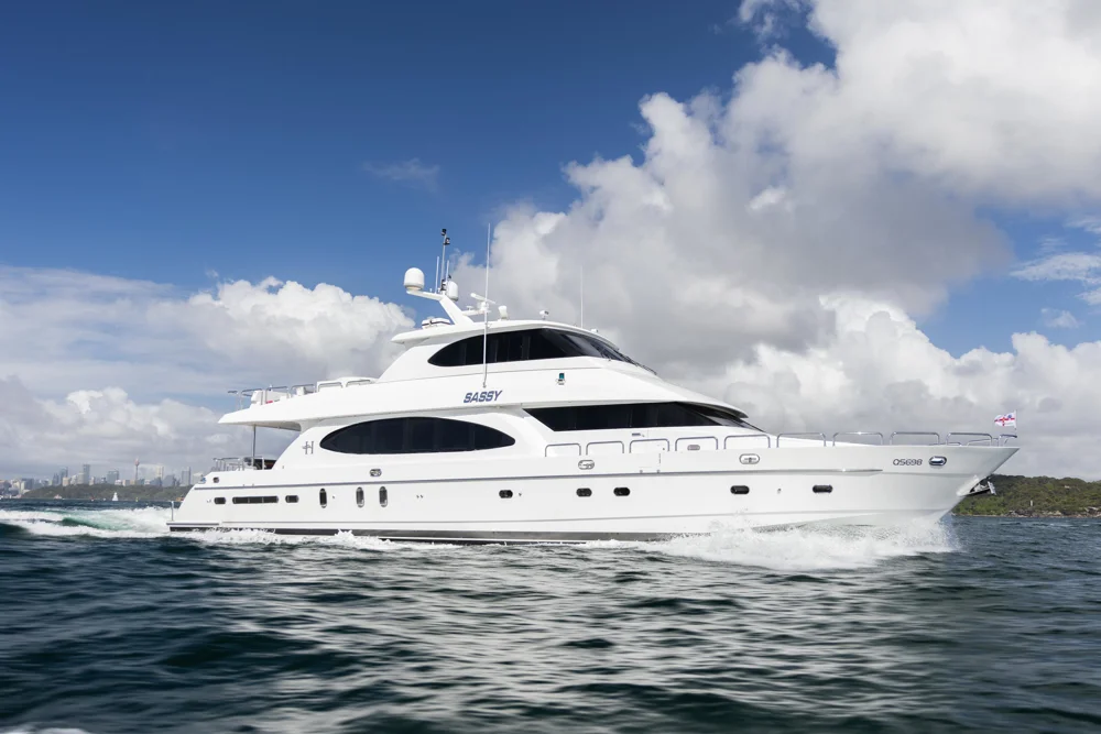 BoatPhoto.coverAlt