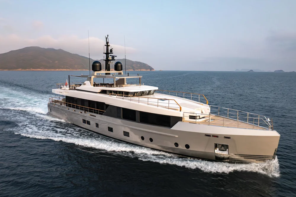 BoatPhoto.coverAlt
