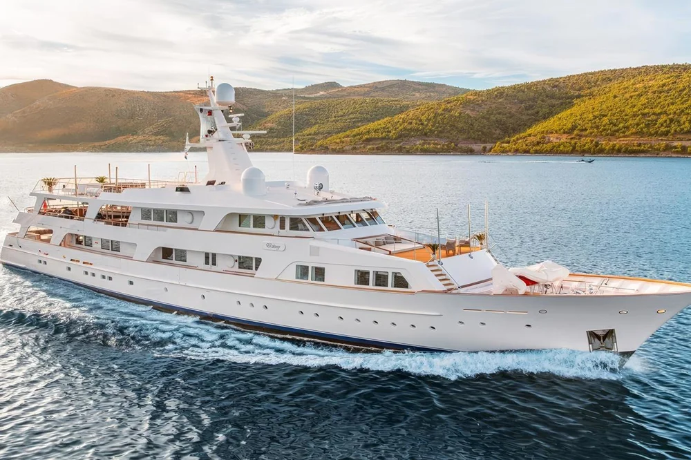 BoatPhoto.coverAlt