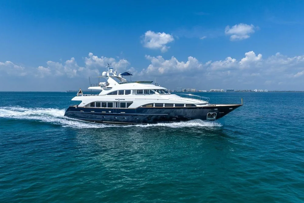 BoatPhoto.coverAlt