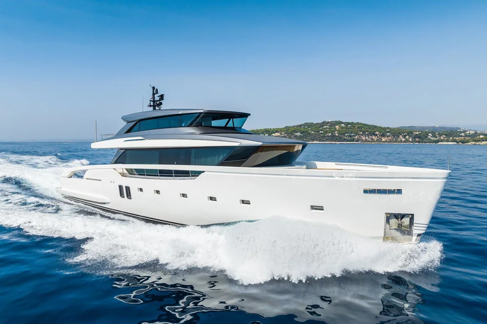 BoatPhoto.coverAlt