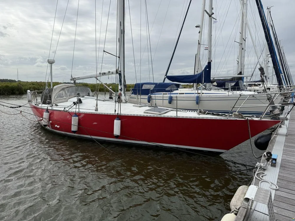BoatPhoto.coverAlt