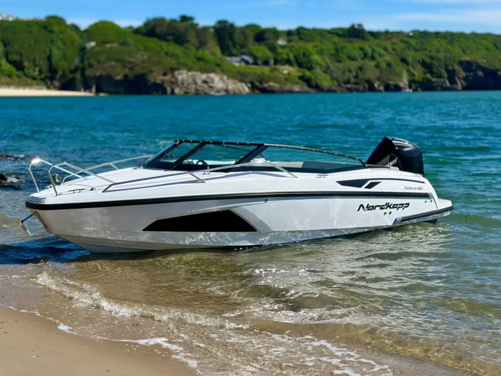 BoatPhoto.coverAlt