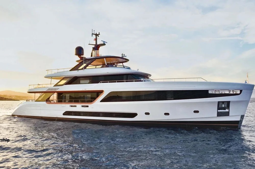 BoatPhoto.coverAlt
