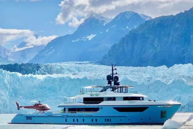 BoatPhoto.coverAlt