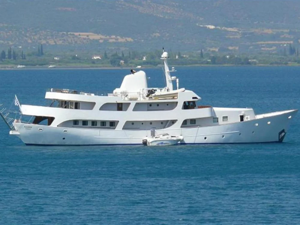 BoatPhoto.coverAlt