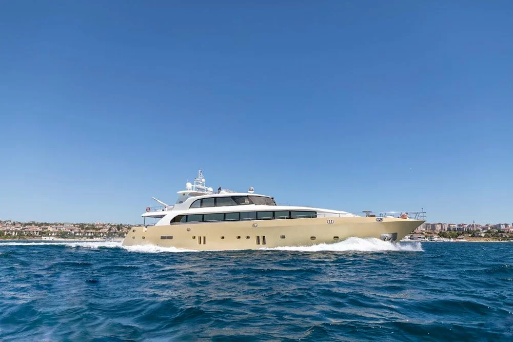 BoatPhoto.coverAlt