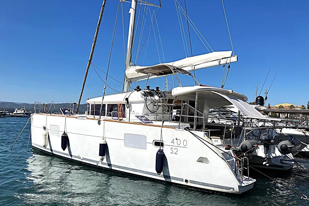BoatPhoto.coverAlt
