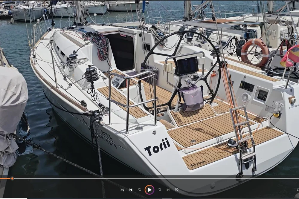 BoatPhoto.coverAlt