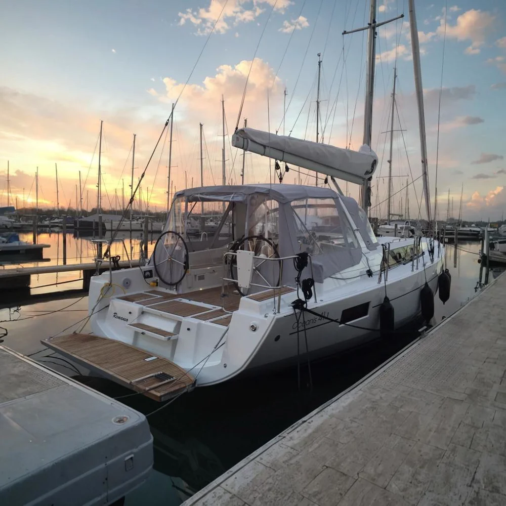BoatPhoto.coverAlt