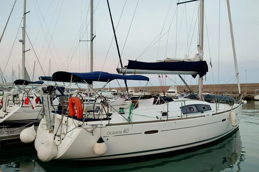 BoatPhoto.coverAlt