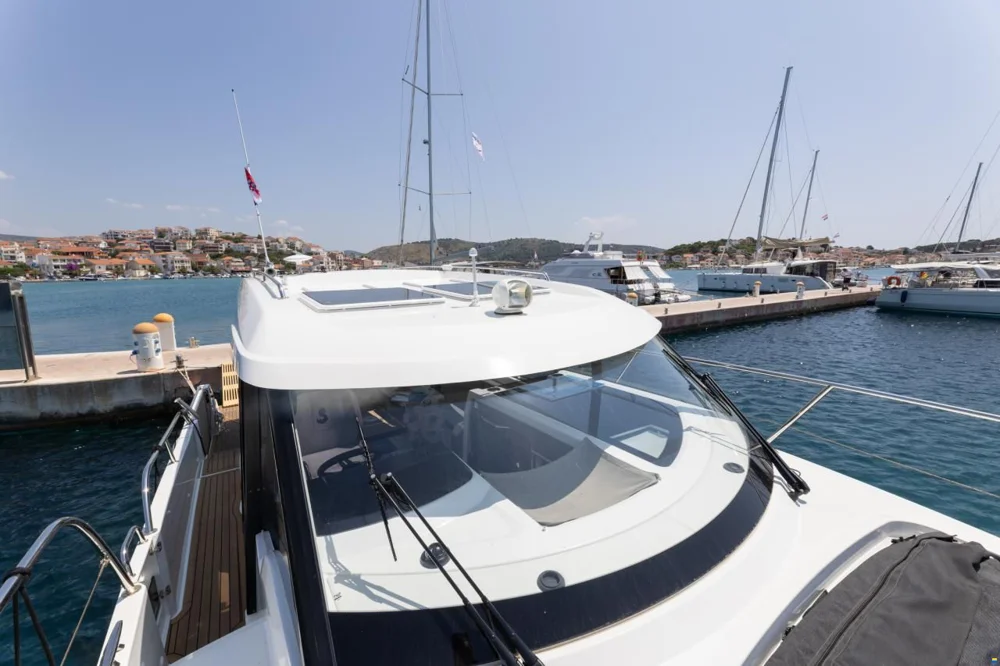 BoatPhoto.coverAlt