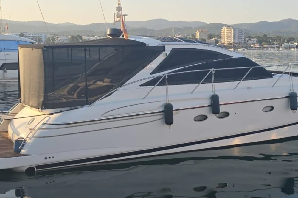 BoatPhoto.coverAlt